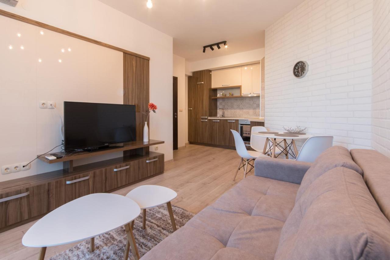 Triumph Apartment *