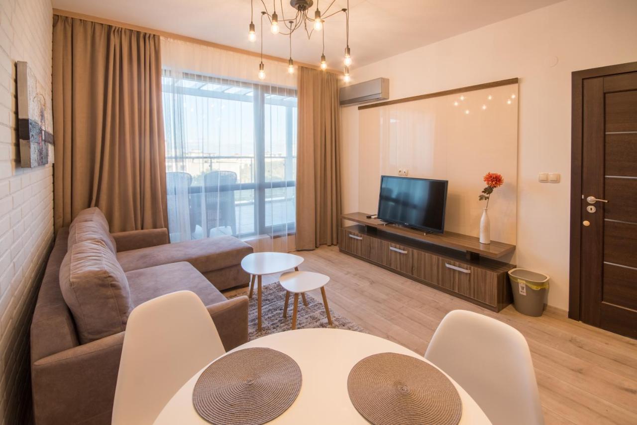 Triumph Apartment *